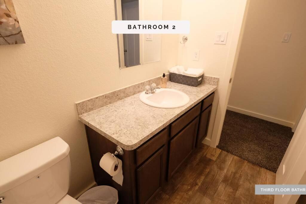 3 Story, 3 Bdrm, 4 Beds, 2 Bath, North Houston, Iah - 10B Villa Ngoại thất bức ảnh